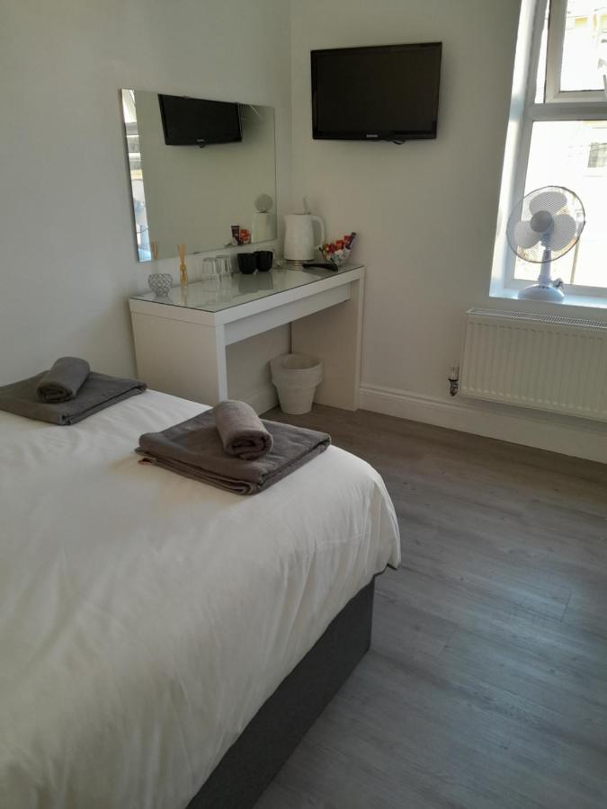 Marques Sands Hotel Bournemouth Bagian luar foto